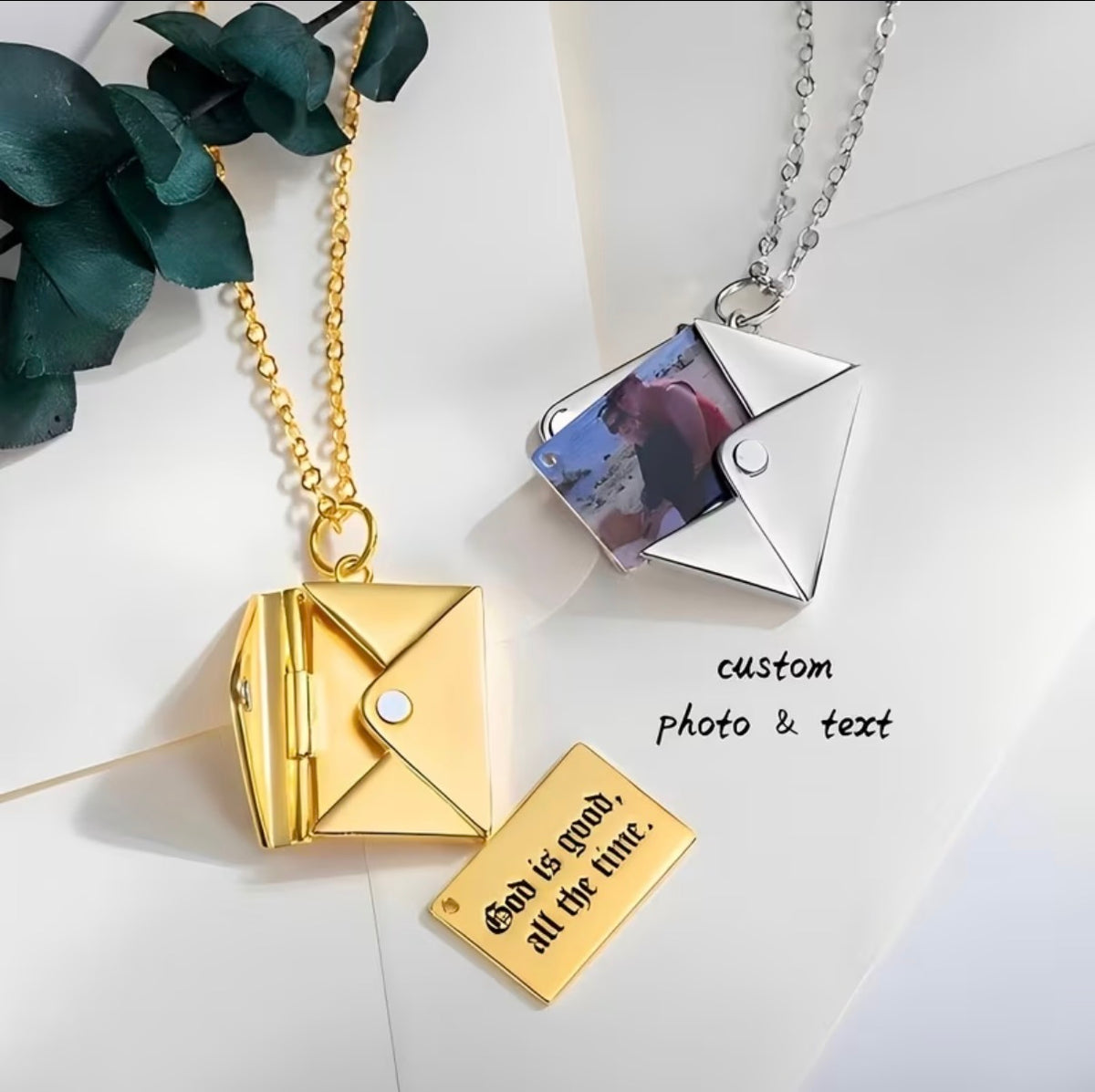 Memora Envelope Necklace